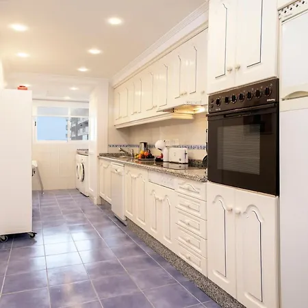 Rentcostadelsol Dona Sofia B 푸엔히롤라
